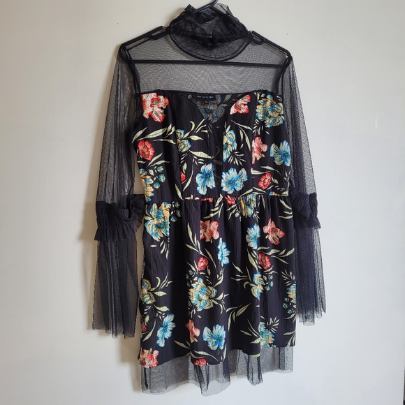 NWOT PrettyLittleThing dress - Picture 4 of 9